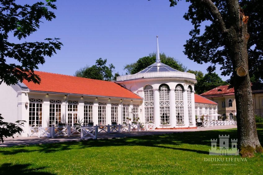 Raudondvario Dvaro Sadyba Oranzerija 1 848x566 1